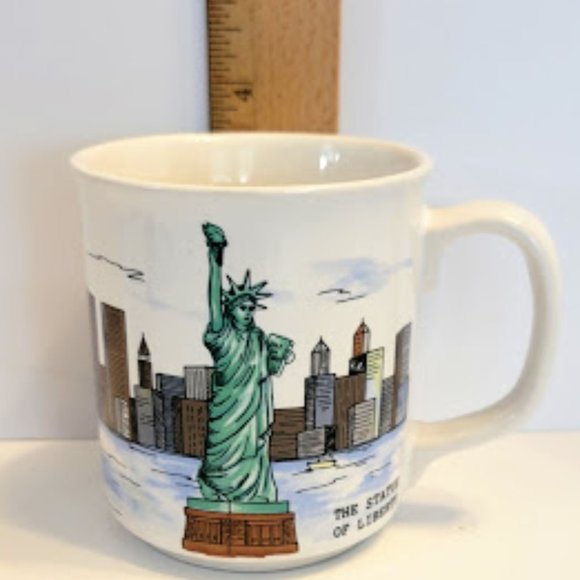 VINTAGE NEW YORK "THE STATUE OF LIBERTY" COFFEE MUG - Picture 6 of 6